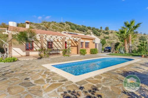 Casa Esta | Peaceful Villa Getaway in Sedella