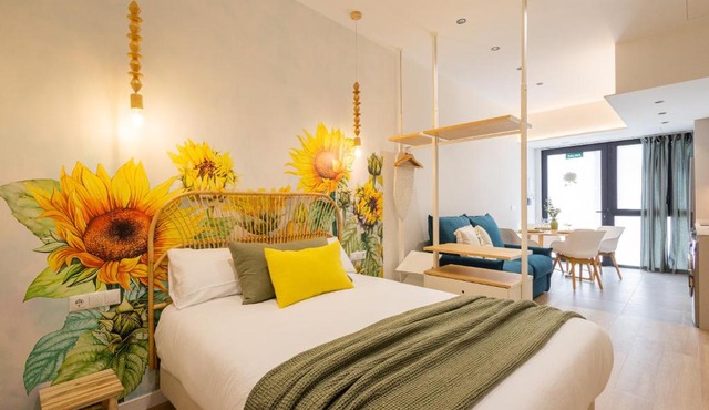 CASA FLORIT - The Turia Park Lofts - 4 Guests- AC & WiFi - Near City Centre
