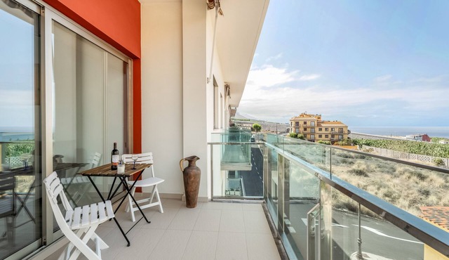 'Casa Graham' Apartment with Sea View, Balcony and Wi-Fi