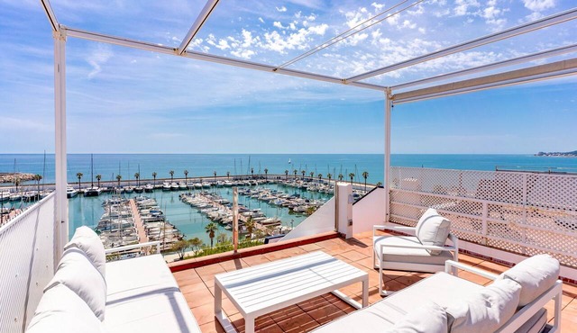 Casa Jetty - Three Bedroom Apartment, Sleeps 7