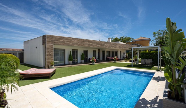 Casa Maravillosa Luxury Villa on Costa Blanca -private pool and garden