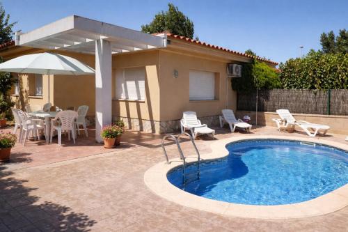 Casa Marga - " Pet friendly - Piscina Privada - Playa - BBQ - Parking - Delta de l'Ebre - Riumar"