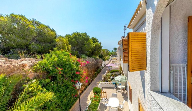 CB Living - 2 bedroom beach condo, Playa Flamenca