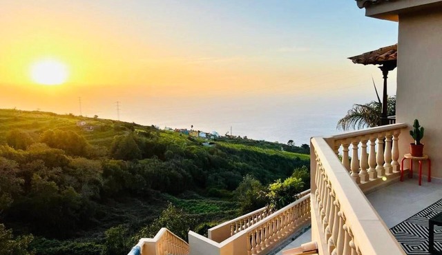'Chic Escape Villa': Design mit Meerblick by Interhome