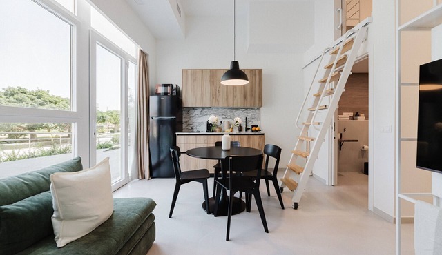 Comfort and design facing the Turia Gardens in Valencia
