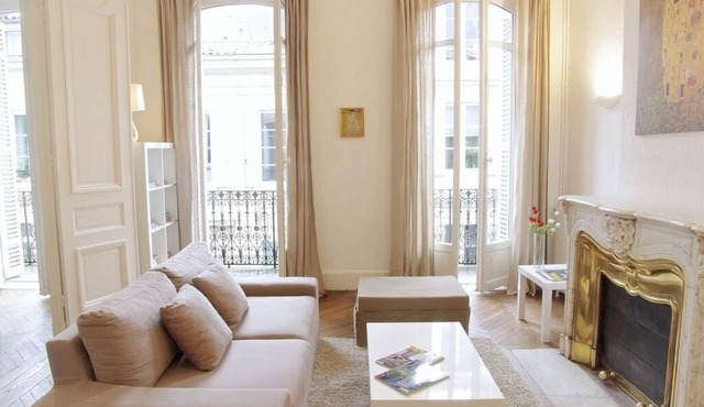 Cornac - Apartment 72m2, with high ceilings and located on the 2nd floor