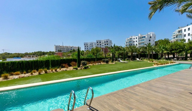 Cosy apartment for 6 people with A/C, WIFI, pool, TV and patio