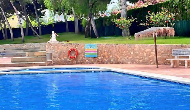 Cosy flat, 500 m from the beach with swimming pools and tennis court