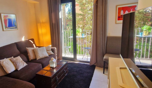 Cozy apartment in the center of Sitges in a safe & tranquil area-500m from beach