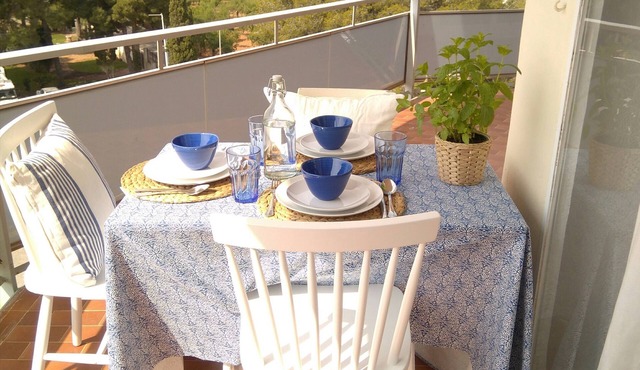 Cozy apartment with beautiful sea views. Cozy apartment with sea views.