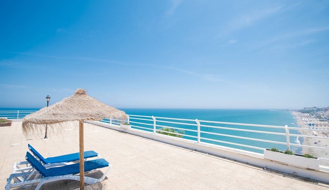 Cubo's Estudio Castillo de Santa Clara/sea views/air conditioning/free wifi