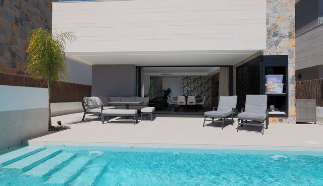 Designer Villa with Heated Pool on Santa Rosalia Lake Resort