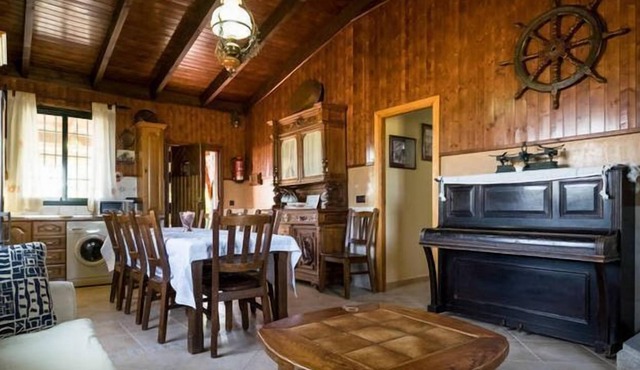 El Canal rural accommodation for 9 people