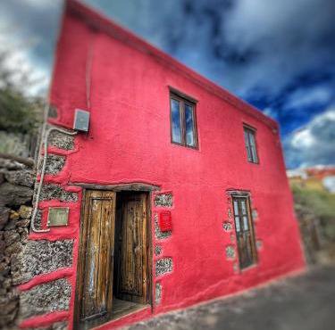 El Hierro Poetry House Adventure Seekers & Solo Writer's Retreat- in the center of El Pinar