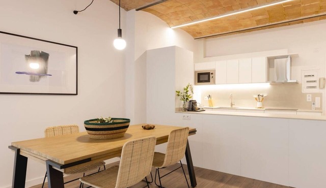 Entresol B - Holiday Apartment Rental in Girona | Bravissimo