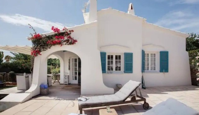 ES CHALET DE BINISAFUA, 40 METERS FROM THE SEA