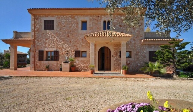 Excl. Finca with great panoramic views up to 8 people., large pool, WiFi, jacuzzi