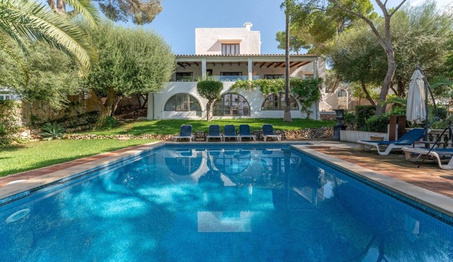 Exclusive Mediterranean Villa with Private Pool in Cala d'Or