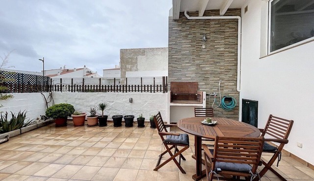F96. Ground floor with wonderful patio and A/C