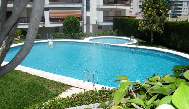 Family apartment with pool - 6 guests