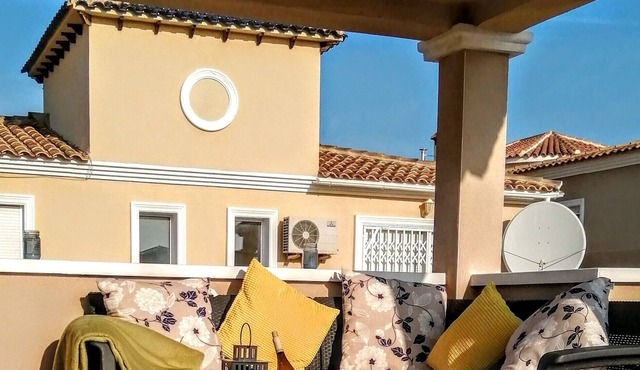FAMILY FRIENDLY VILLA / PERFECT FOR GOLF BREAKS, 3 BED 2 BATHROOM