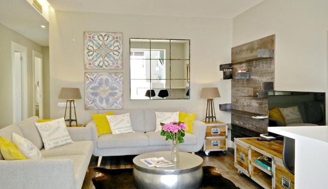 Ferran Batík by Bizflats Terrace Penthouse near Camp Nou