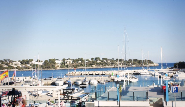 First line apartment with views to the port of Portopetro (Santanyí)