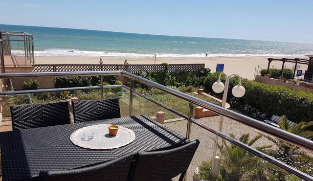 Gava Mar apartment with beach view