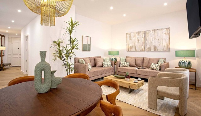 Genteel Home Capiteles