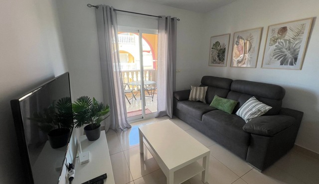 Gorgeous 2 Bed Apartment Los Alcazares