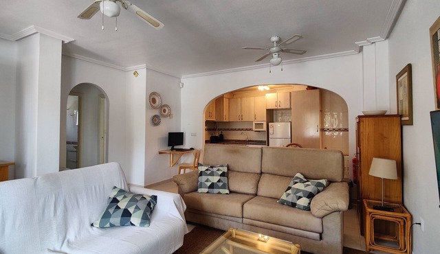 Ground floor apt 2bed/2bath. work from home ready.11min to beach. 3min to shops