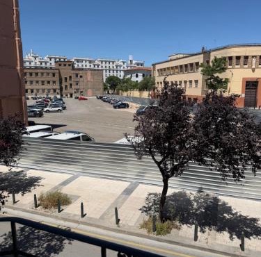 Habitación privada cómoda y céntrica junto a CaixaForum Zaragoza