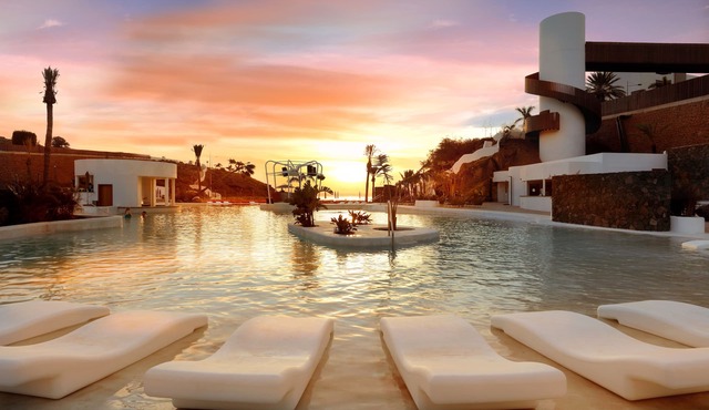 Hard Rock Hotel Tenerife