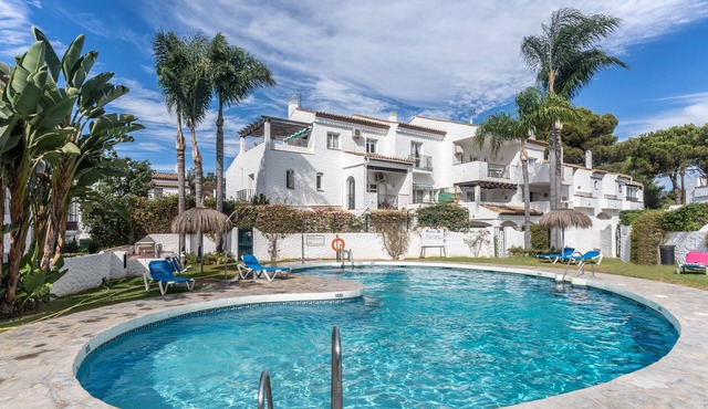 Holiday Apartment '3B Virgo' with Pool, Private Terrace & Wi-Fi