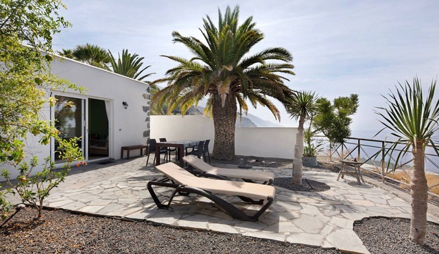 Holiday Home 'Moijama 6' with Sea View, Shared Pool and Wi-Fi