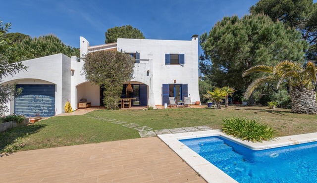 Holiday Home 'Bosc' with Sea View, Private Pool and Wi-Fi