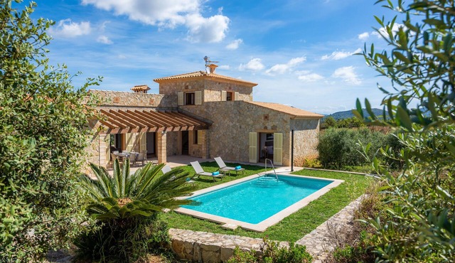 Holiday Home “Can Bosco” with Mountain View, Garden, Pool, Terraces & Wi-Fi
