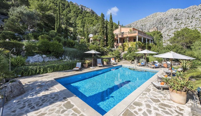 Holiday Home 'Can Punxa Dalt' with Sea View, Wi-Fi and Air Conditioning