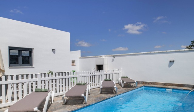 Holiday Home 'El Rincón Del Sur 2' with Private Pool, Wi-Fi and Air Conditioning