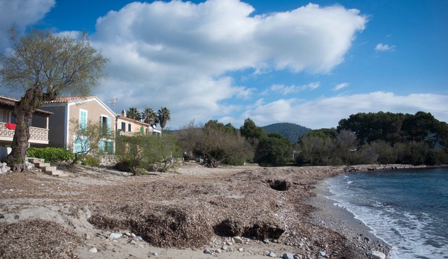 Holiday Home 'Es Port Nou - Casa En La Playa' with Sea View, Private Terrace and Wi-Fi