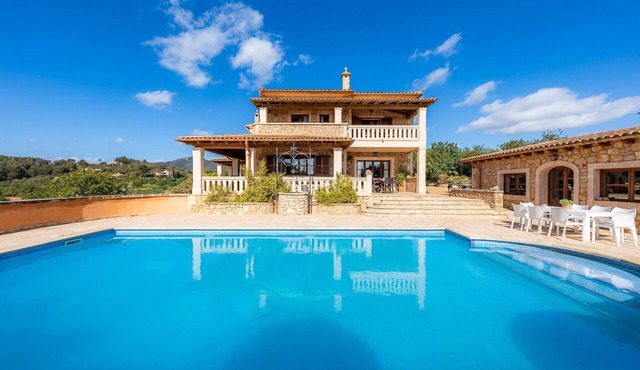 Holiday Home Es Turó with Sea View, Wi-Fi, Pool & Garden