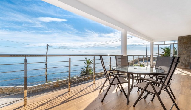 Holiday Home 'Posidonia' with Sea View, Private Terrace and Wi-Fi