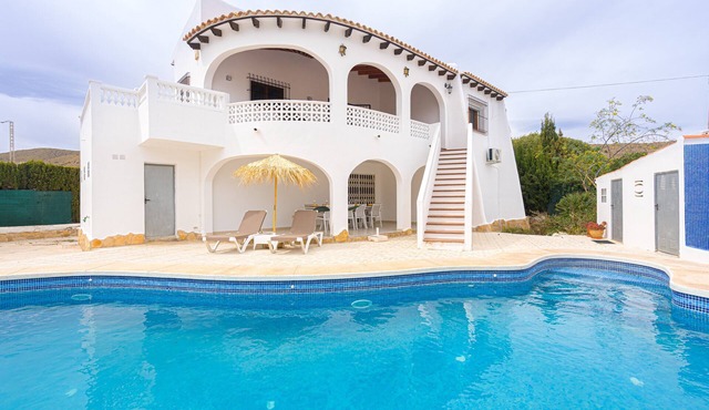 Holiday Home 'Villa Mellizo' with Private Pool, Wi-Fi and Air Conditioning
