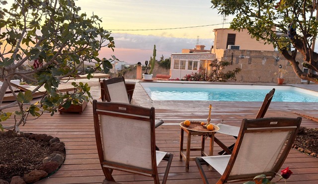 Holiday Villa 'Casa Jio' with Sea View, Private Pool and Wi-Fi