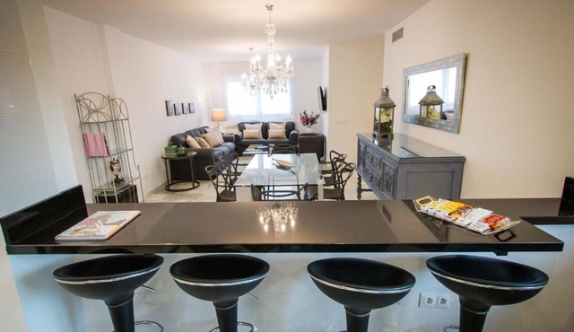 Holidays2Malaga Cuarteles Premium AACC Central