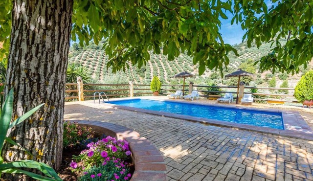 Homerez - Big villa for 10 ppl. with swimming-pool and terrace at Montefrío