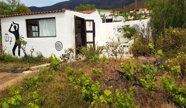Homerez - House 9 km away from the beach for 2 ppl. with shared pool and terrace