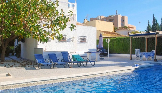Homerez - Spacious villa 500 m away from the beach for 8 ppl. with swimming-pool