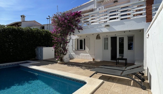 House close to the beach of Punta Prima