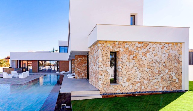 Inmovecos Villa lujo con piscina VillaGawy2